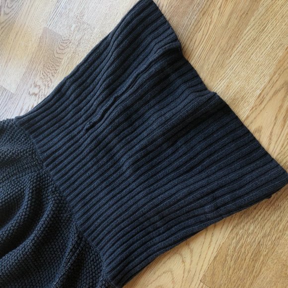 GAP Black Shimmer Cowl Neck Sweater Size Small - Picture 6 of 9